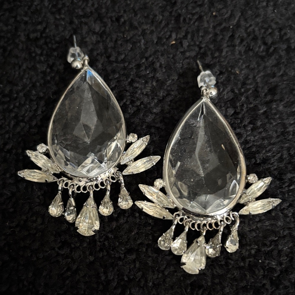 Elegant Silver Crystal Drop Earrings